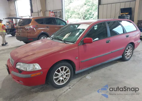 2001 Volvo V40 A/Sport Edition из США, поврежденный, VIN YV1VW29561F662401